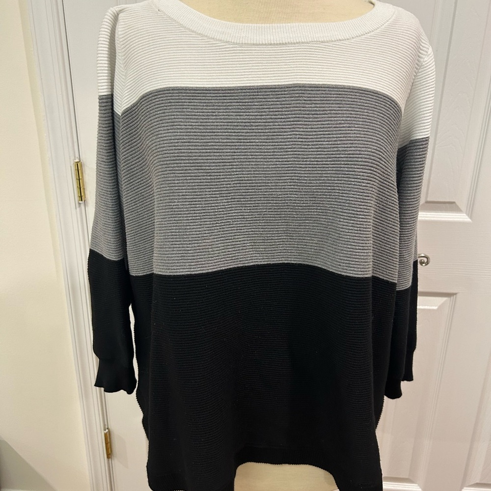 Cyrus Black, Gray, and White Long Sleeve Top
